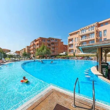 Sunny Day 6 ساني بيتش